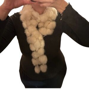 Vintage 90’s Cream Rabbit Fur Pom Pom Scarf ❤️